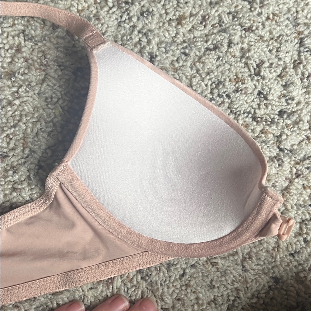 Pink bra - Picture 4 of 9